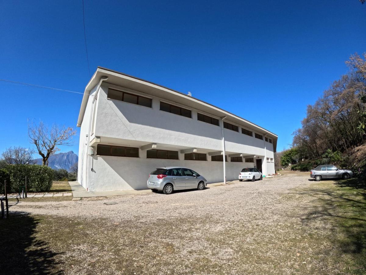 Garda Panoramic House Apartment อัลบิซาโน ภายนอก รูปภาพ